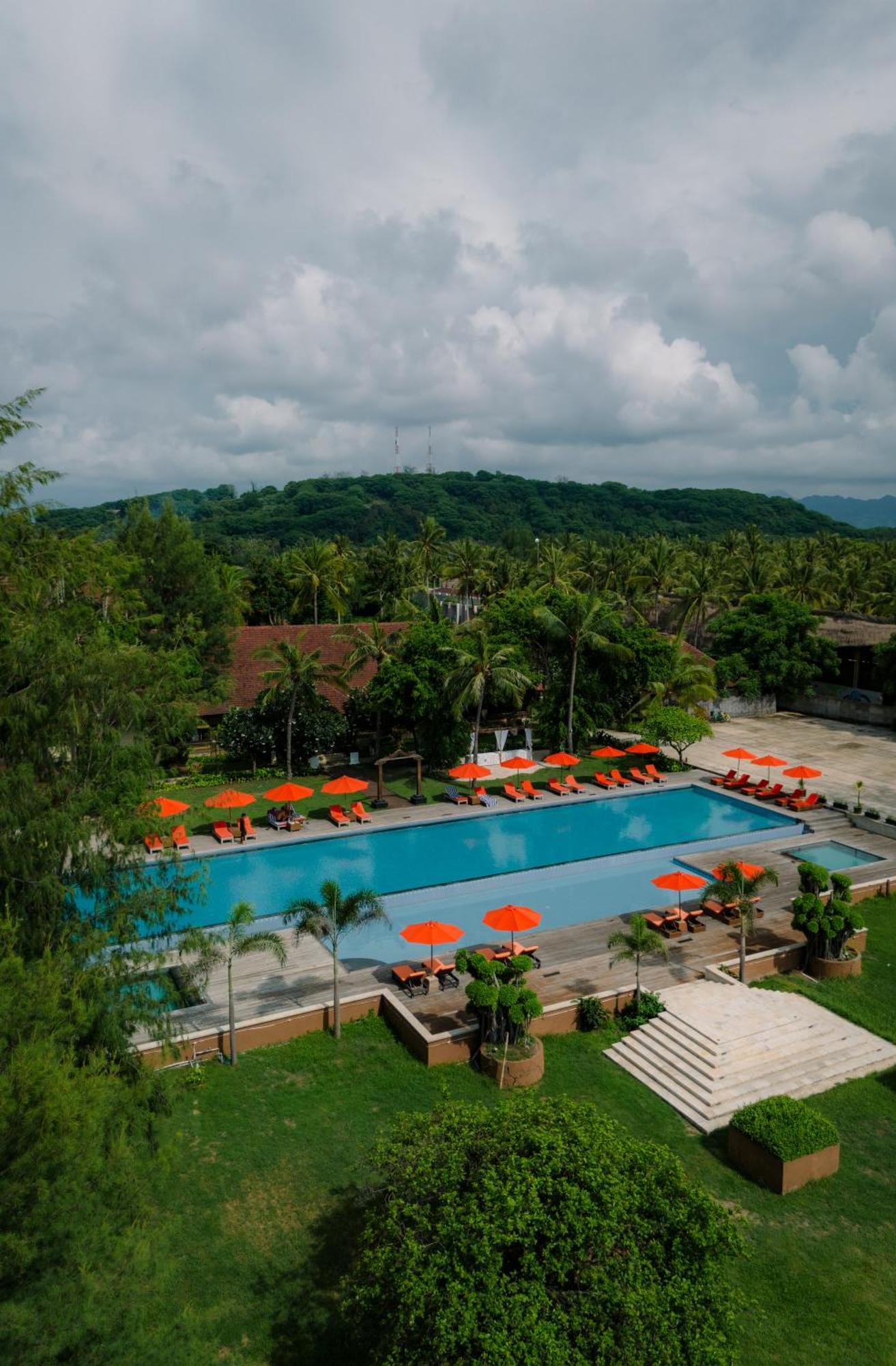 Ombak Sunset Hotel Gili Trawangan Exterior foto