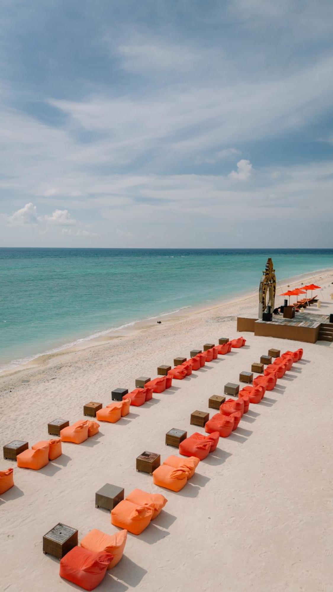 Ombak Sunset Hotel Gili Trawangan Exterior foto
