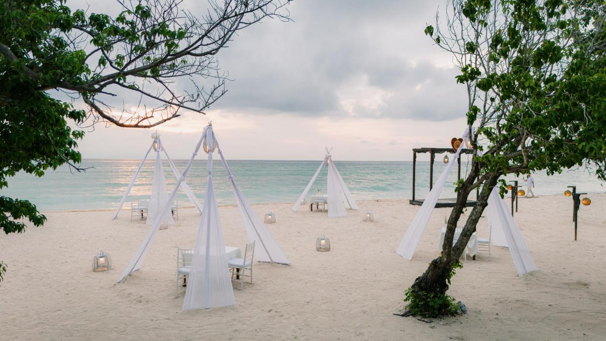 Ombak Sunset Hotel Gili Trawangan Exterior foto